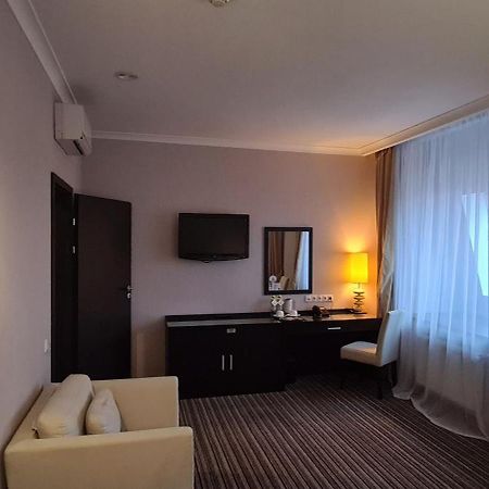 Reikartz Sumy Hotel Bagian luar foto