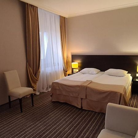 Reikartz Sumy Hotel Bagian luar foto