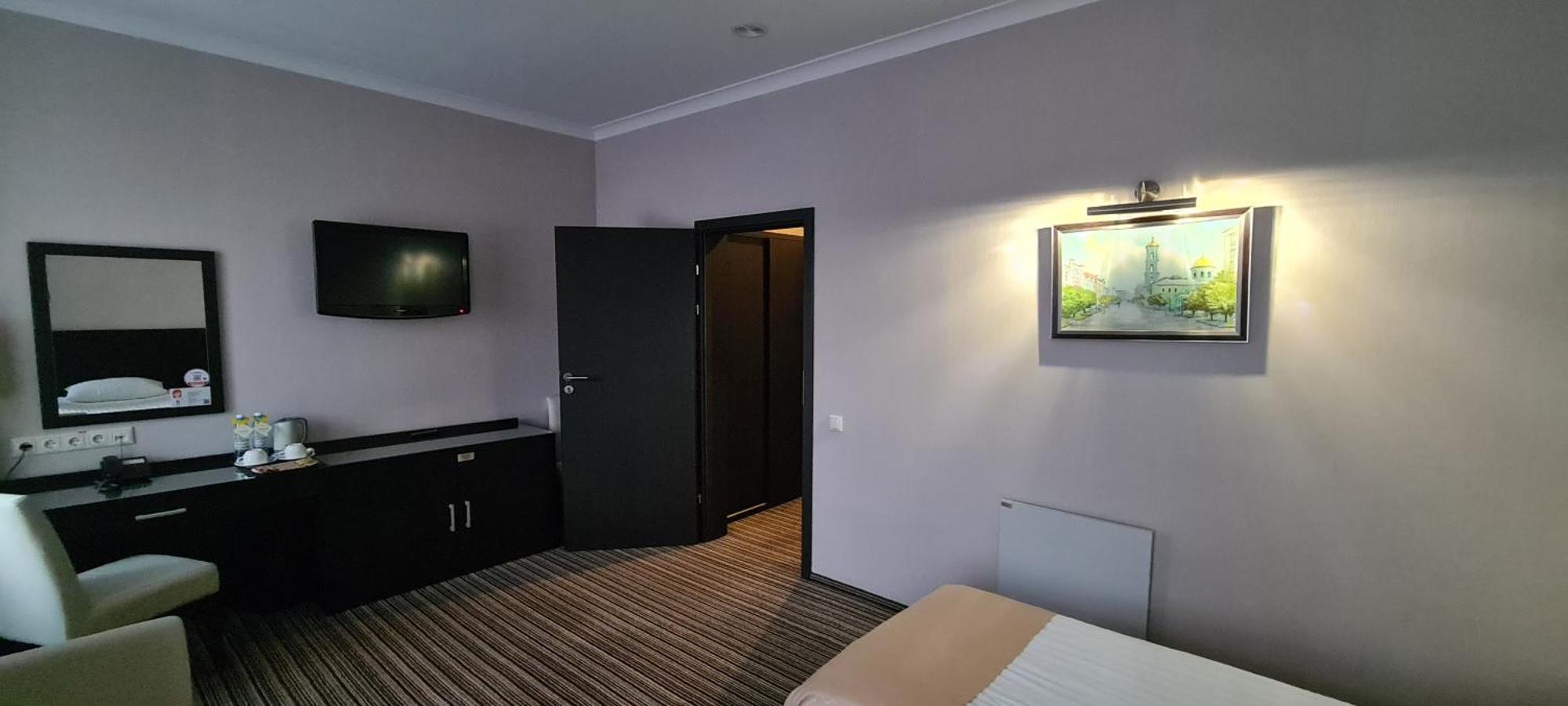 Reikartz Sumy Hotel Bagian luar foto