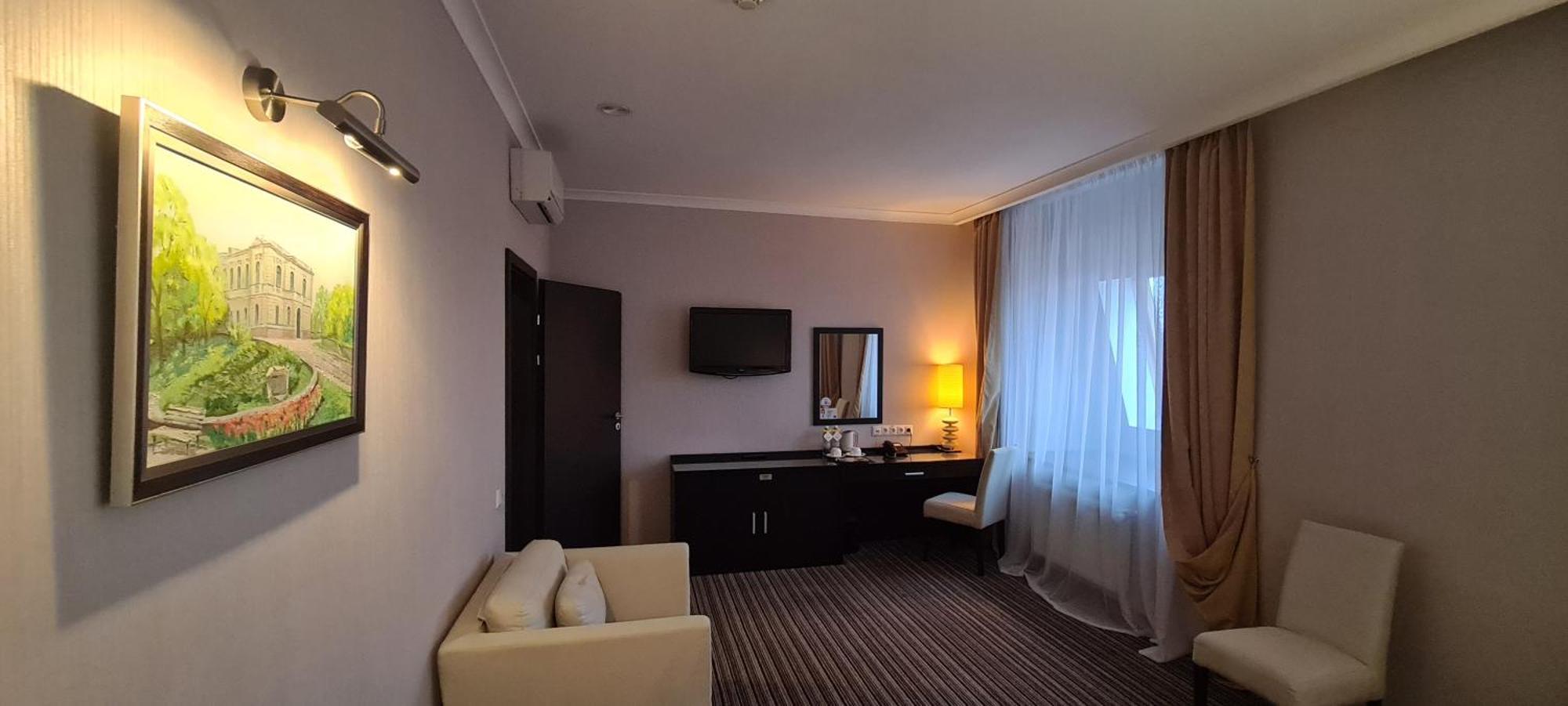 Reikartz Sumy Hotel Bagian luar foto