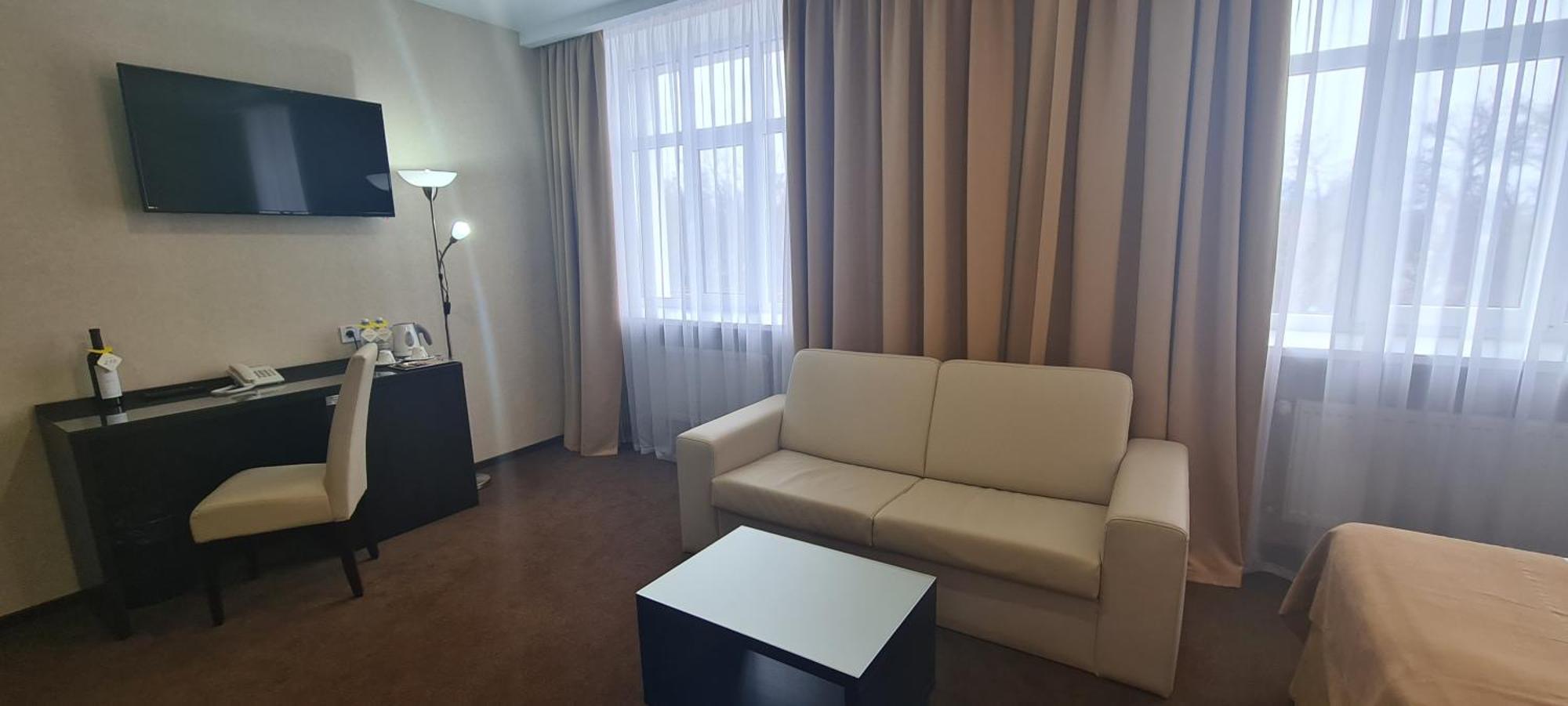 Reikartz Sumy Hotel Bagian luar foto