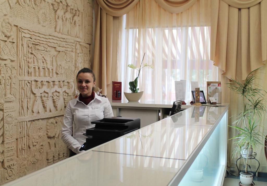 Reikartz Sumy Hotel Bagian luar foto