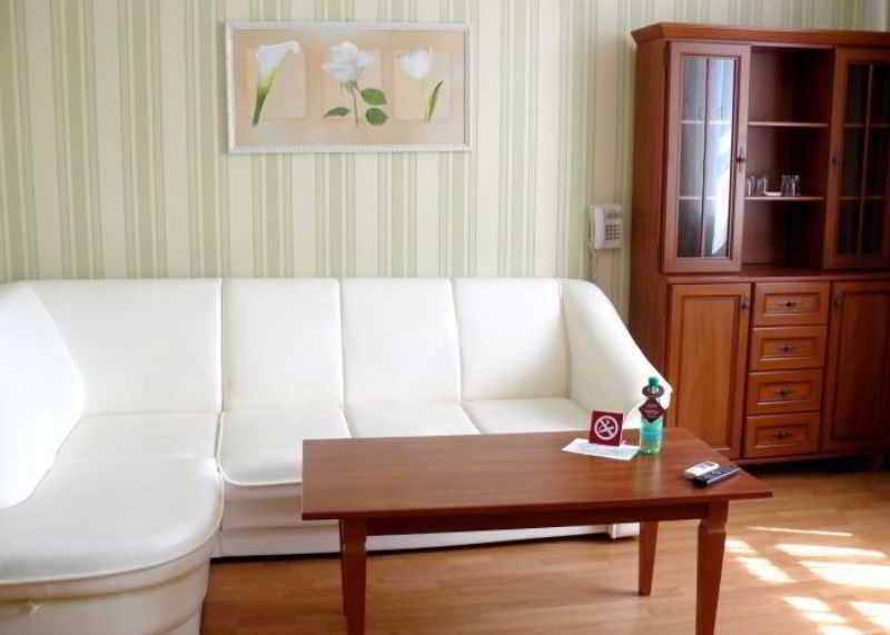 Reikartz Sumy Hotel Bagian luar foto