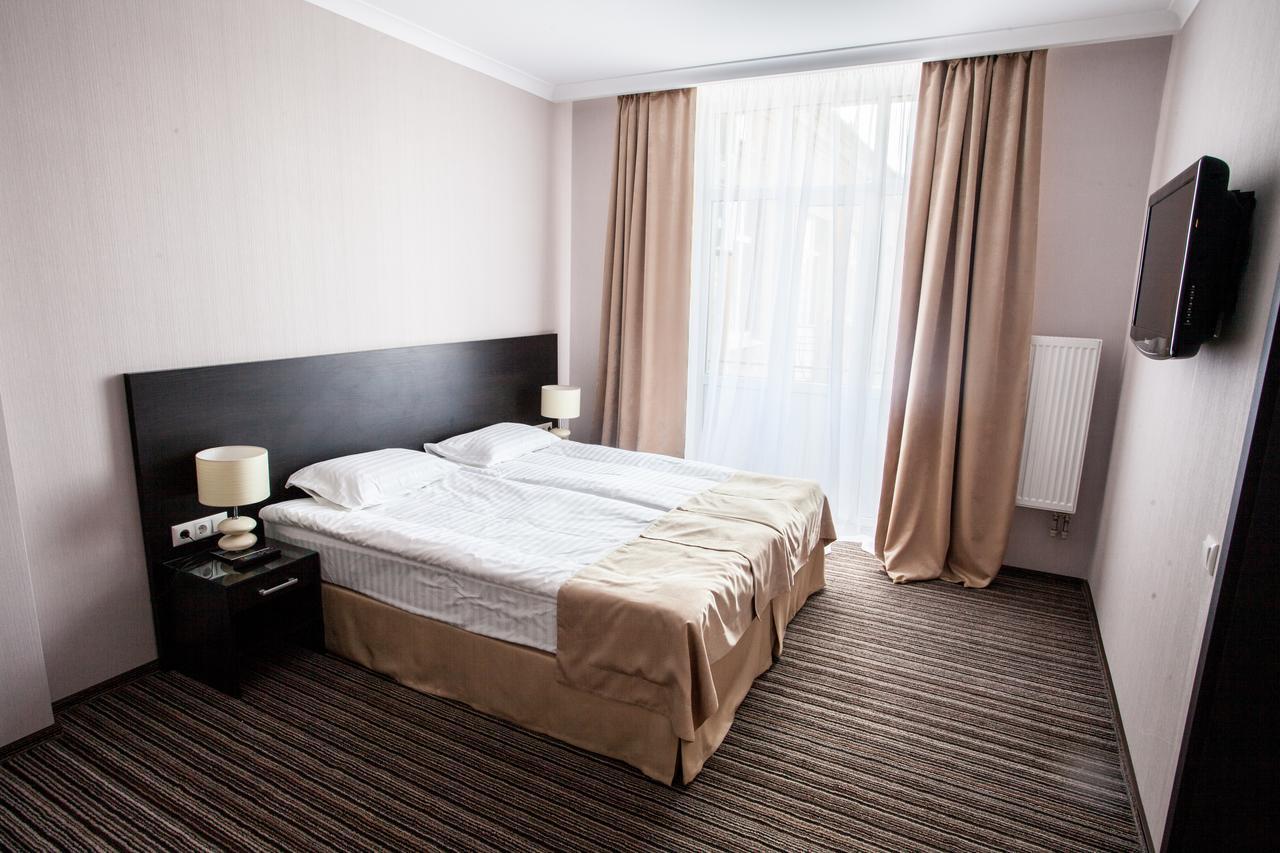 Reikartz Sumy Hotel Bagian luar foto