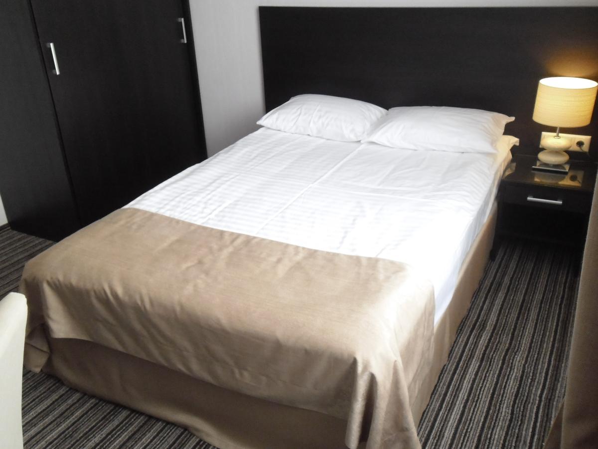 Reikartz Sumy Hotel Bagian luar foto